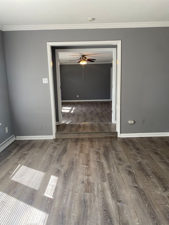 Building Photo - COMING SOON! 3B 1b Florissant Home For Rent