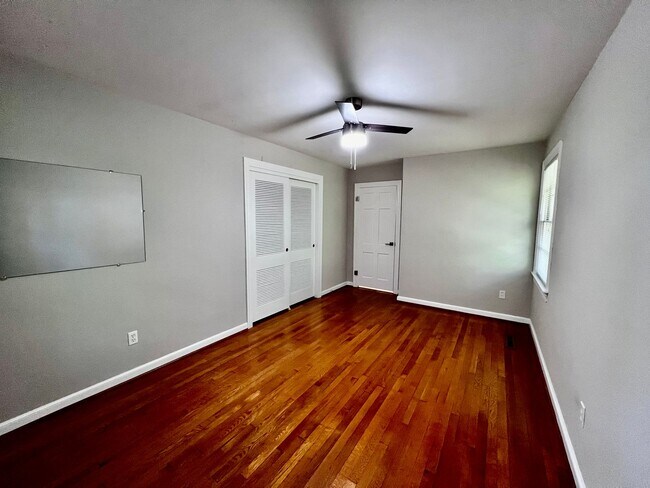 Building Photo - STUNNING home with fully finished BASEMENT!!!