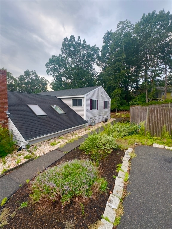 Building Photo - 19 Skyline Dr