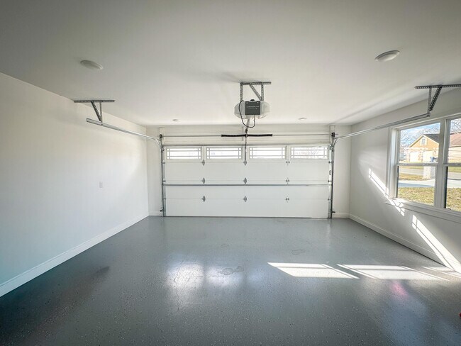 Building Photo - 46 Caden Ln