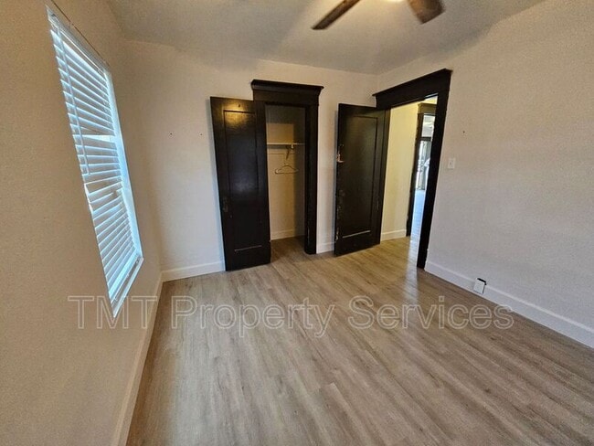 Building Photo - 908 S Sinclair Ave