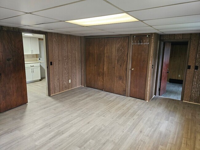 Building Photo - 1000 Timpe Rd