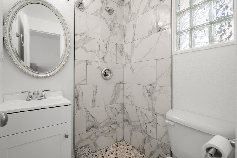 Building Photo - 919 16th Ave N