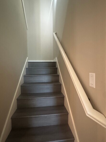 Building Photo - 778 E Jefferson St