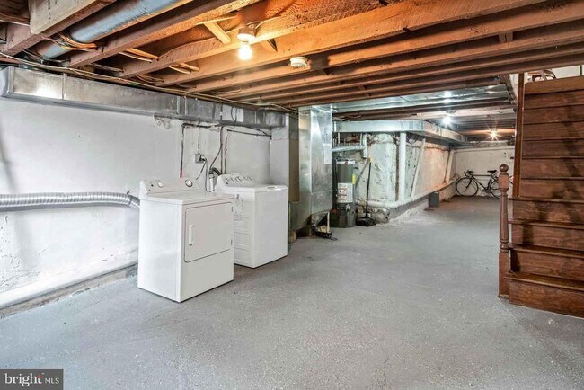 Building Photo - 1724 Morris St