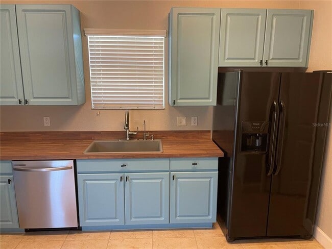 Building Photo - 165 Alexander Woods Dr