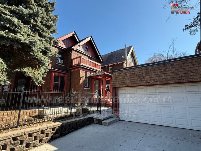 Building Photo - 1155 N 21st St