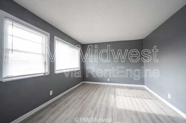 Building Photo - 6056 E 16th St