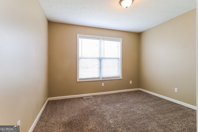 Building Photo - 2660 Barnwell Ct