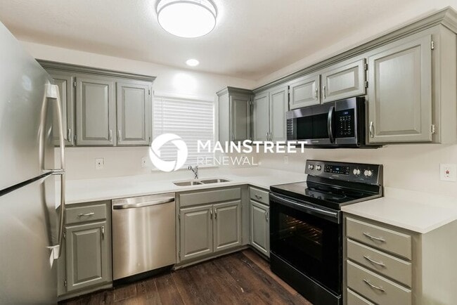 Building Photo - 4 Bedroom Pet-Friendly Home in BLUE SPRINGS, MO with Main Street Renewal