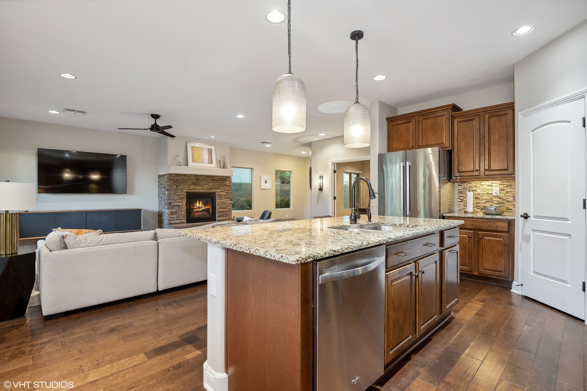 Building Photo - 3760 E Covey Ln