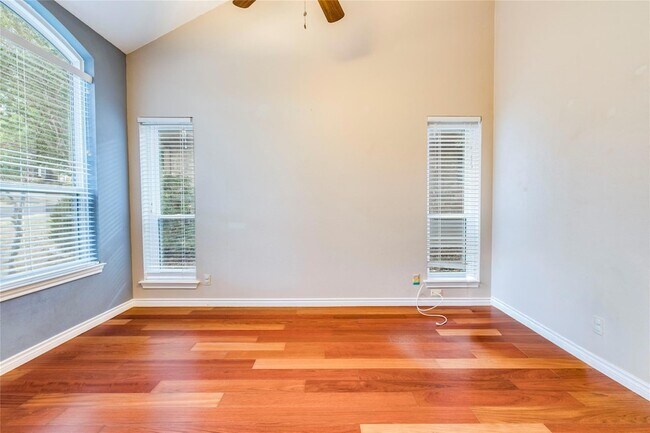 Building Photo - 10803 Sans Souci Pl