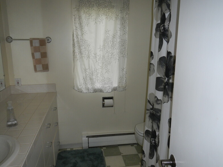 Bathroom - 714 1st St S