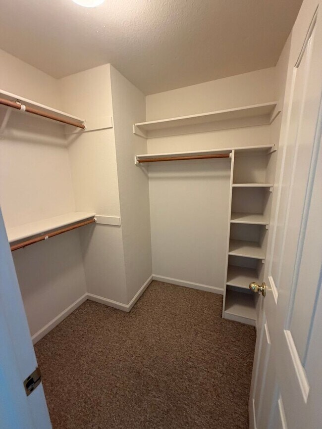 Building Photo - Beautifully Updated 2-bedroom 2 bath home blocks from Downtown Martinez!