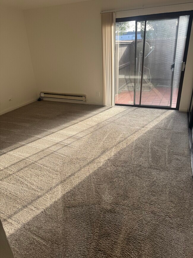 Building Photo - 39997 Cedar Blvd