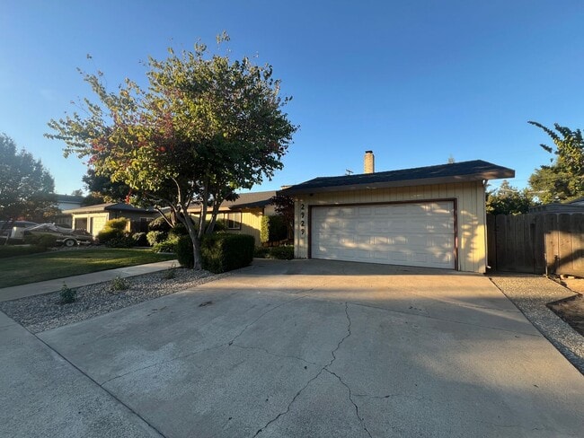 Building Photo - Single story home located in Lakewood Elementary School District!