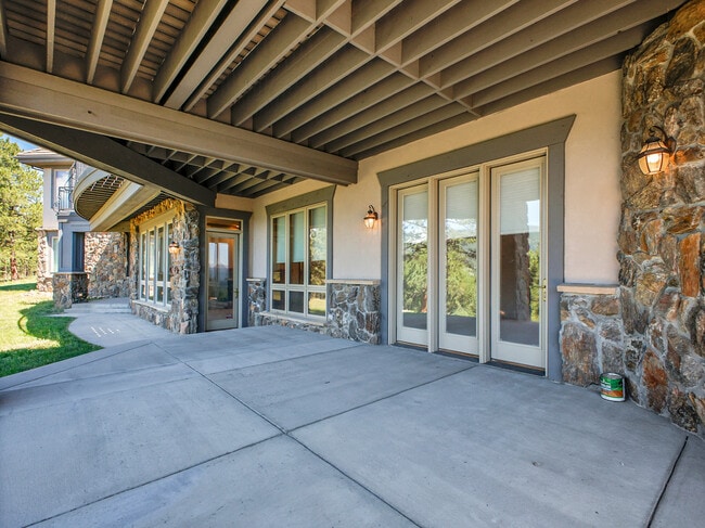 Building Photo - 30296 Snowbird Ln