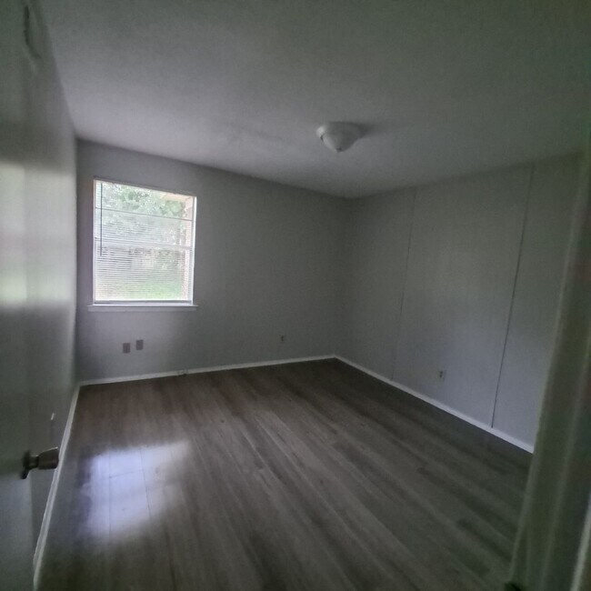Building Photo - 4432 Sumners Wells Rd