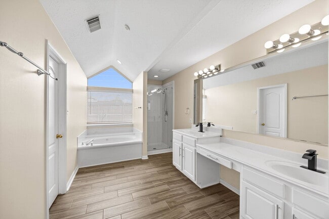Building Photo - South Marathon Way, Stafford, TX 77477 - 3 BR 2 BA single-family home
