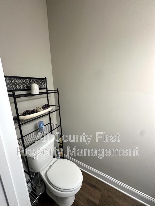 Building Photo - 553 Sprayberry Dr