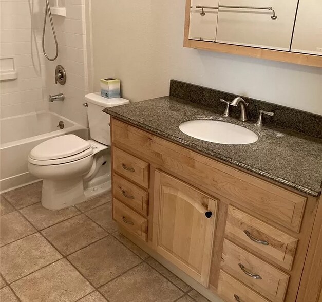 Building Photo - 224 Woodland Pkwy