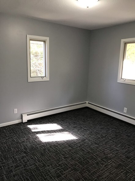 1st Bedroom - 17379 Twin Lakes Rd NW