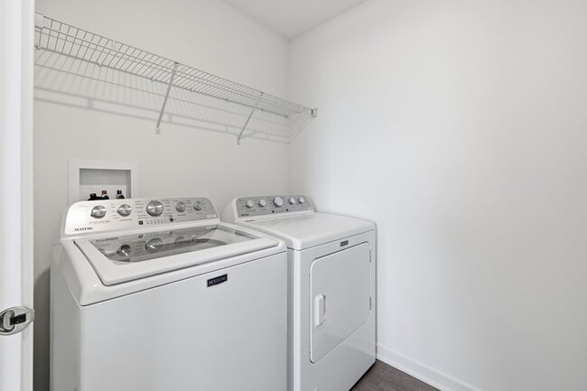 Building Photo - 2334 Noble Ln