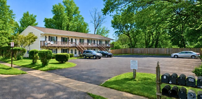 Building Photo - LIMITED TIME SUMMER OFFER! FREE RENT FOR YOUR FIRST MONTH! comfortable 1 Bedroom with 1 Bathroom ...