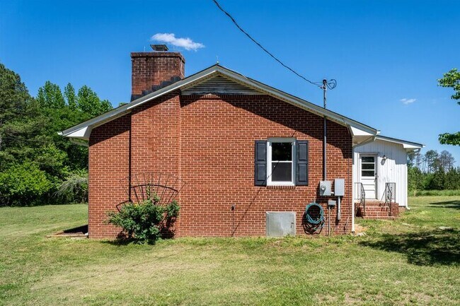 Building Photo - 641 Rocky Ford Rd