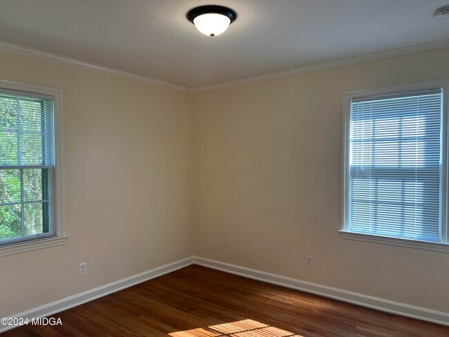 Building Photo - 110 Bragg St