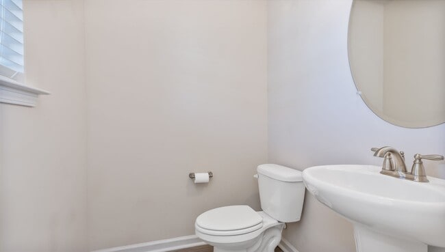 Building Photo - 132 Machrie Loop