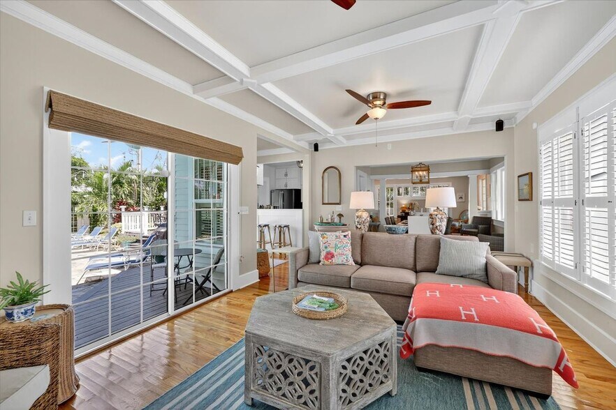 Building Photo - 235 10TH Ave