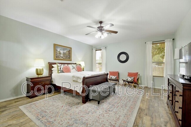Building Photo - 2818 Crusader Bend