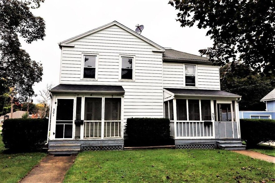 Building Photo - 301 E Pottawatamie St