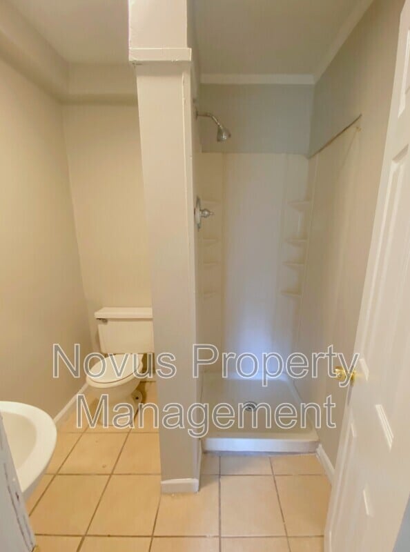 Building Photo - 6501 Elsie St