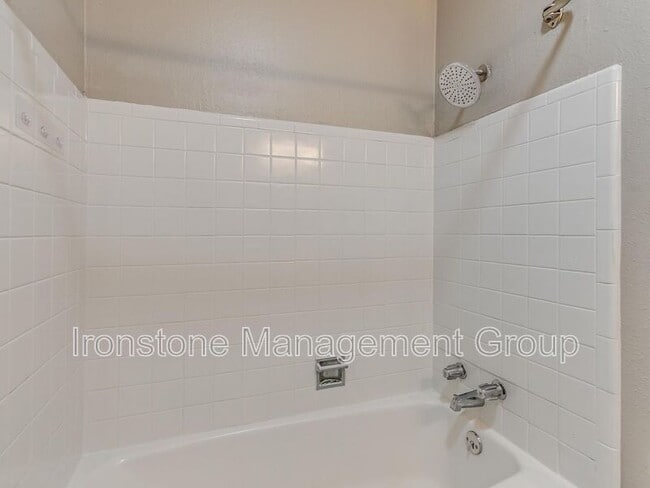 Building Photo - 4521 E 31st St