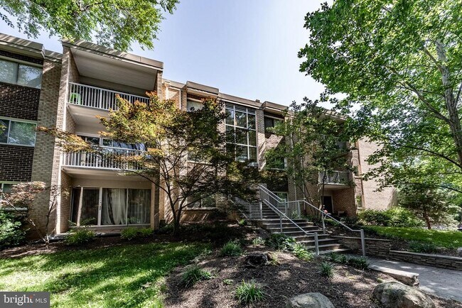 Building Photo - 2908 Kings Chapel Rd