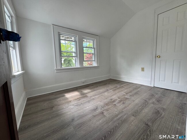 Building Photo - 55 Kings College Pl