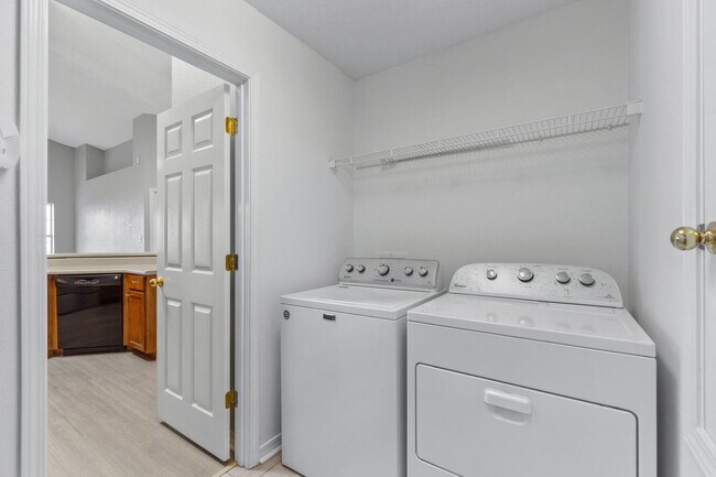 Building Photo - 742 Saltair Ln