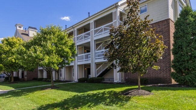 Building Photo - 5489 Crescent Ridge Dr