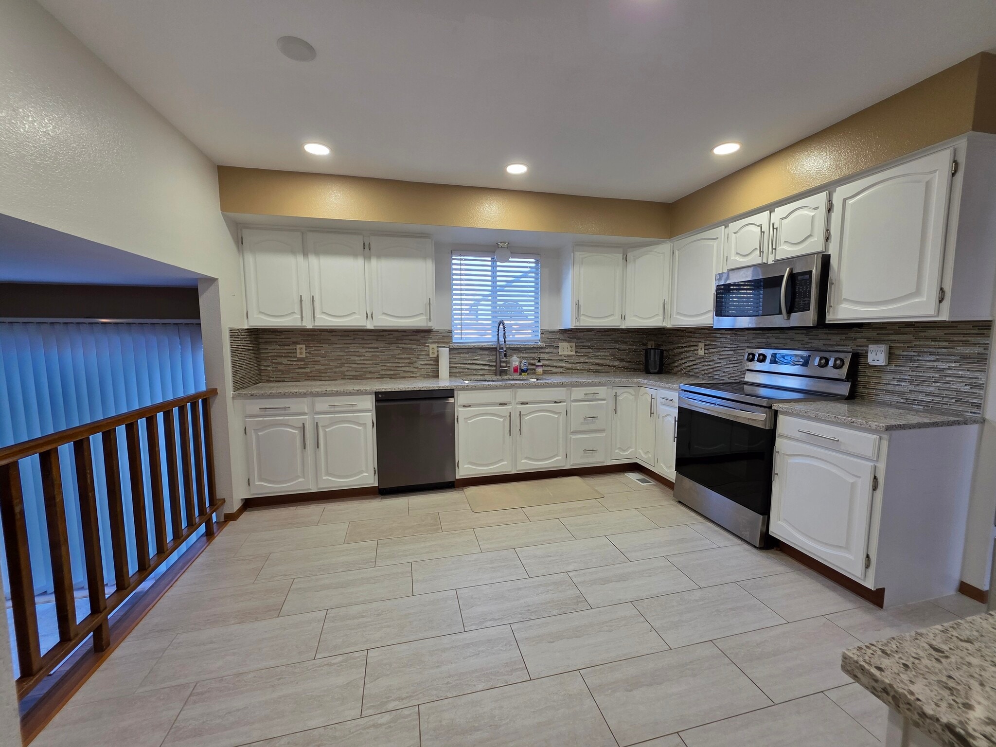 Building Photo - 7664 Halleys Dr