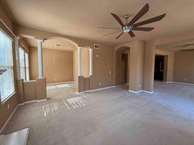 Building Photo - Absolutely Gorgeous Home in Gated Rosevill...