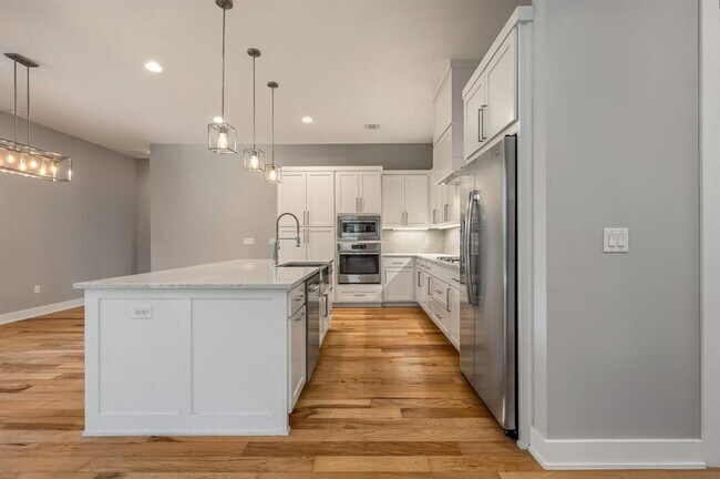 Building Photo - 3209 Govalle Ave