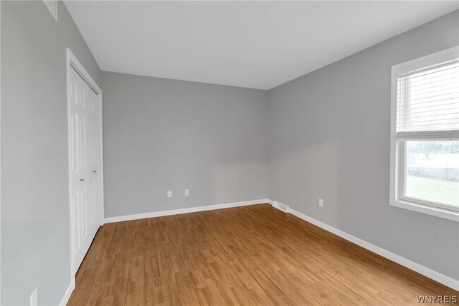 Building Photo - 940 Reserve Rd