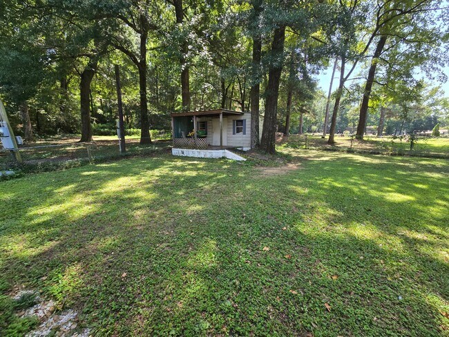 Building Photo - 423 Hallmark Dr