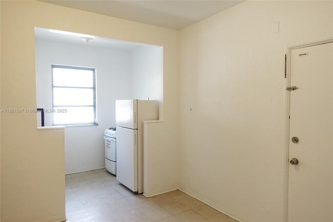 Building Photo - 905 16th St