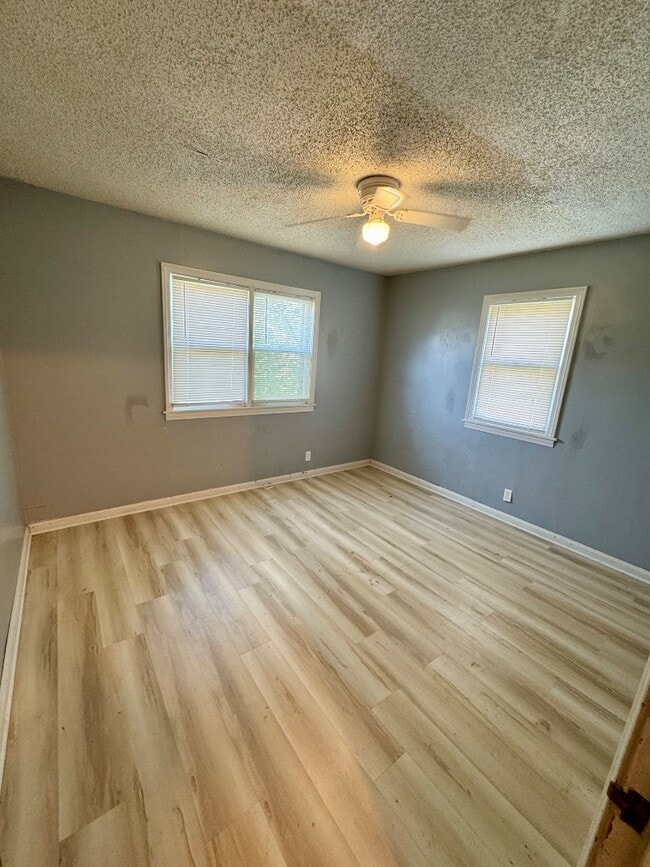 Building Photo - 209 SW 7th St