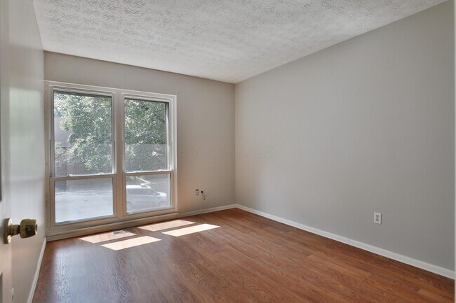 Building Photo - 4966 Wintersong Ln