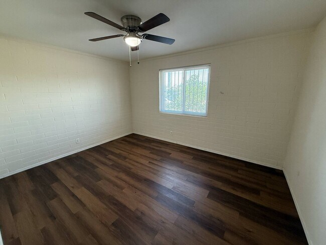 Building Photo - 6864 E Nelson Dr