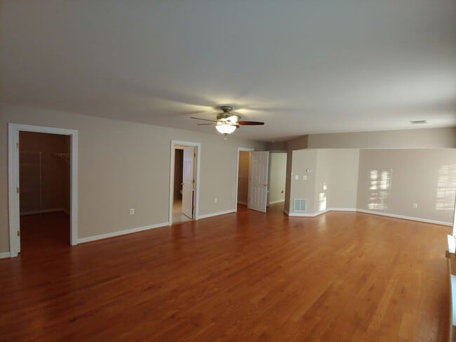 Building Photo - 43340 Julie Martin Ct